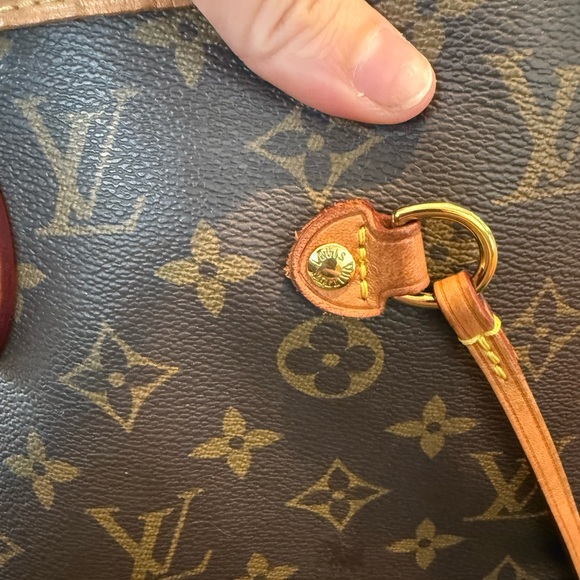 Louis Vuitton Neverfull MM Handbag - Picture 12 of 13
